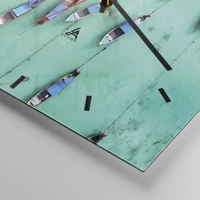 Clock face with lines