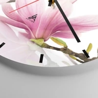 Clock face with lines