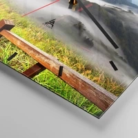 Clock face with lines