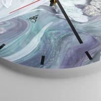 Clock face with lines
