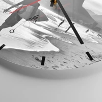 Clock face with lines