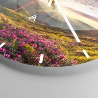 Clock face with lines