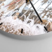 Clock face with lines