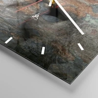 Clock face with lines