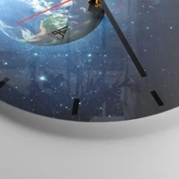 Clock face with lines