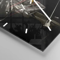 Clock face with lines