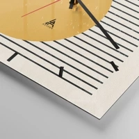Clock face with lines