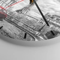 Clock face with lines