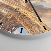 Clock face with lines