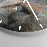 Clock face with lines