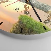 Clock face with lines