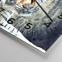 Clock face with numbers