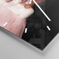 Clock face with lines