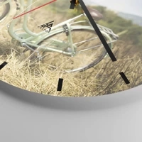 Clock face with lines