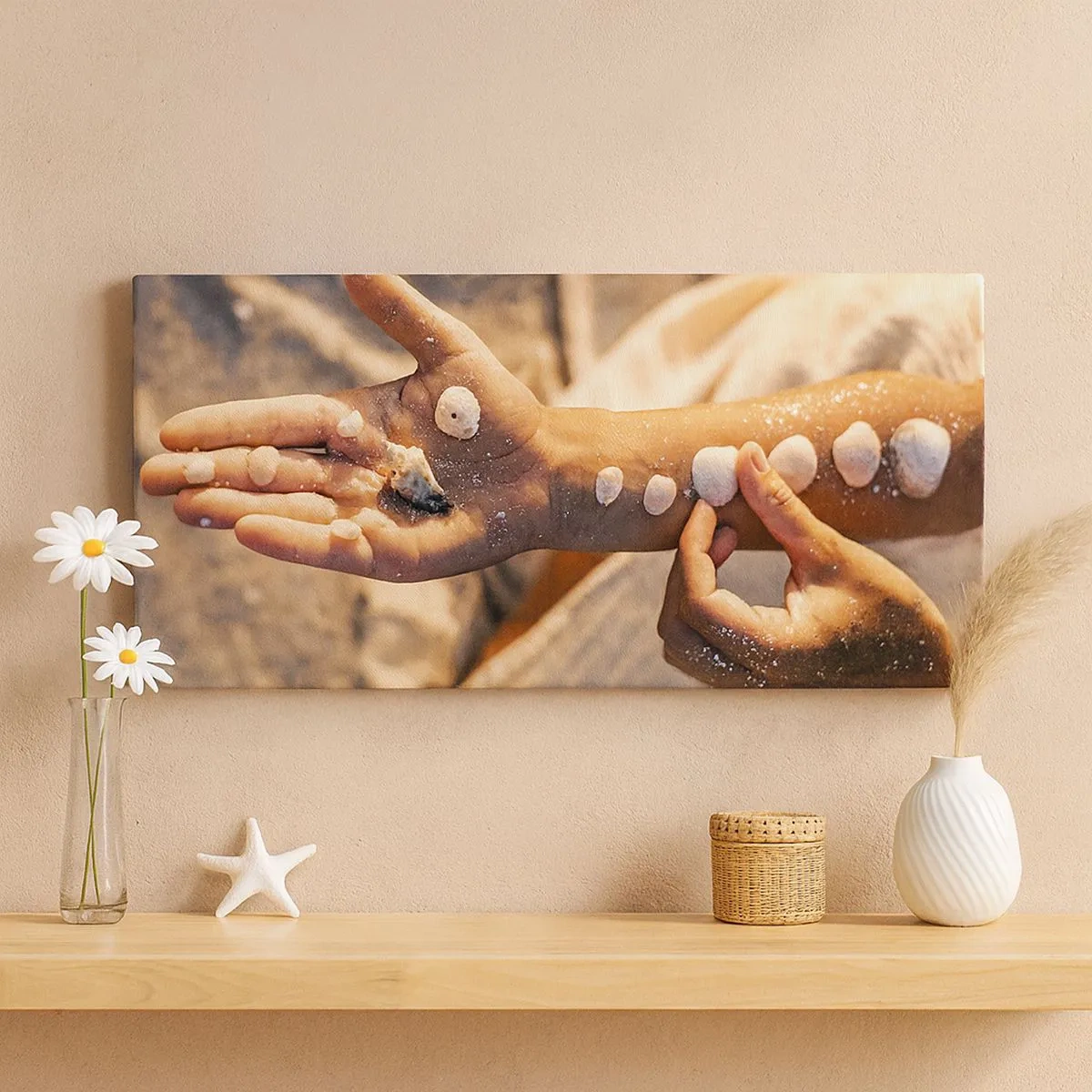 Canvas picture - Beauty at Hand - 100x40 cm