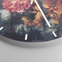 Clock face with lines