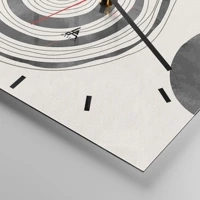 Clock face with lines