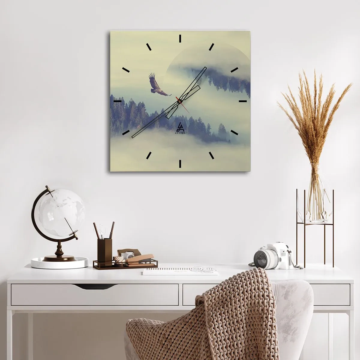 Wall clock - Clock on glass - Flying Eagle - 30x30 cm