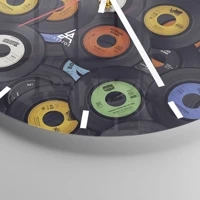 Clock face with lines