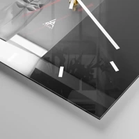 Clock face with lines