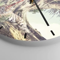 Clock face with lines