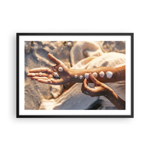 Poster in black frame - Beauty at Hand - 70x50 cm
