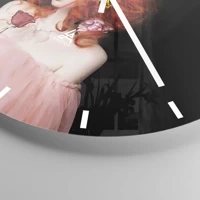 Clock face with lines