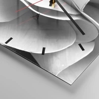 Clock face with lines