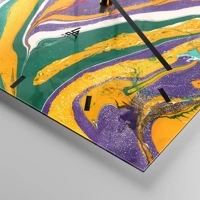 Clock face with lines