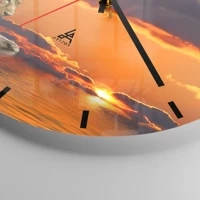 Clock face with lines