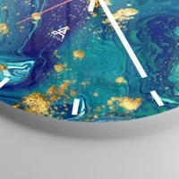 Clock face with lines