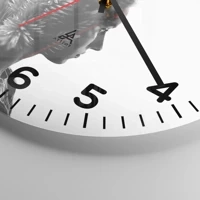 Clock face with numbers