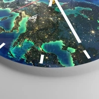 Clock face with lines