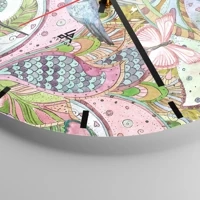 Clock face with lines