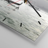 Clock face with lines