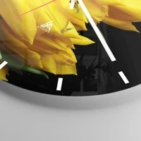 Clock face with lines