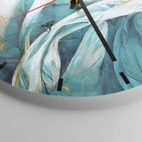 Clock face with lines