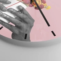 Clock face with lines