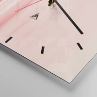 Clock face with lines