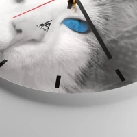 Clock face with lines