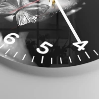 Clock face with numbers