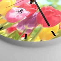 Clock face with lines