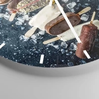 Clock face with lines