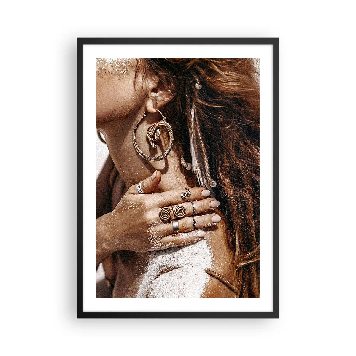 Poster in black frame - Detail of jewelry on sandy leather background - 50x70cm - Queen of a Wild Beach - Modern wall decoration for the living room and bedroom ARTTOR