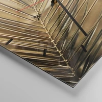 Clock face with lines