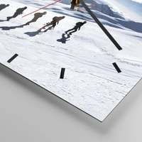 Clock face with lines