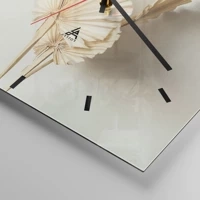 Clock face with lines