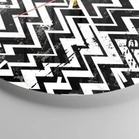 Clock face with lines