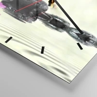 Clock face with lines