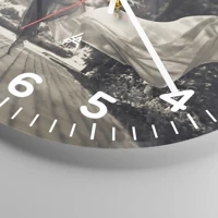 Clock face with numbers